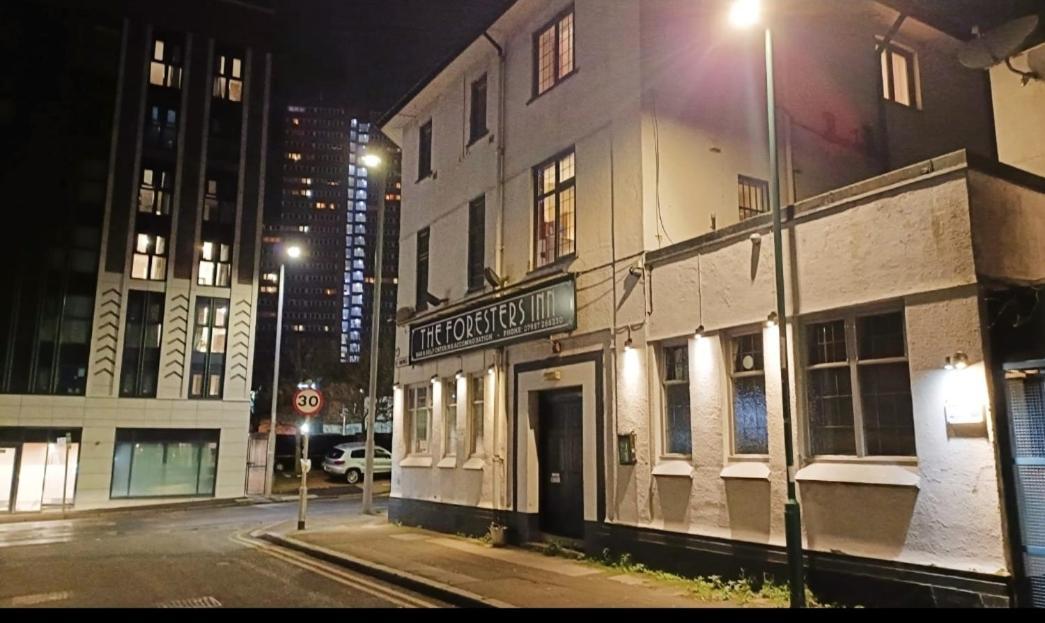 Foresters Inn Apartment - City Centre By Victoria Centre Shopping Centre - Your Own 5 Double Bedrooms Private Apartment With 3 Bathrooms And Full Kitchen To Cook As You Would At Home - Outdoor Parking For Cars Or Vans At Five Pounds A Day Nottingham Dış mekan fotoğraf